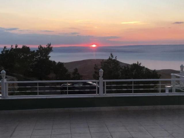 Golden Rays Chalet Madaba Exterior photo