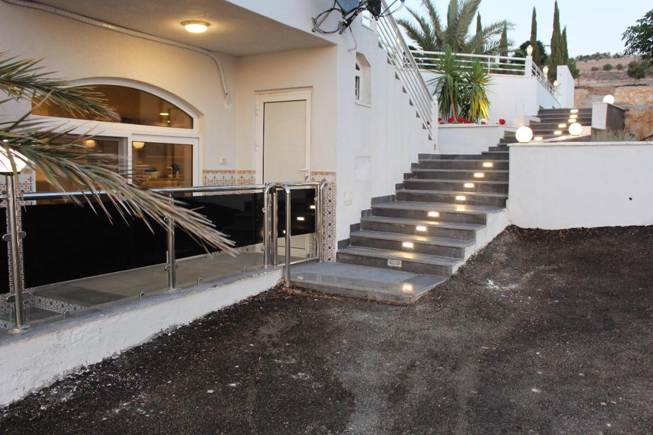 Golden Rays Chalet Madaba Exterior photo